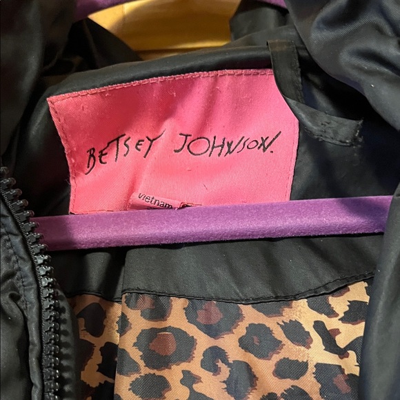 Betsey Johnson Black Puffer Coat - Picture 2 of 12